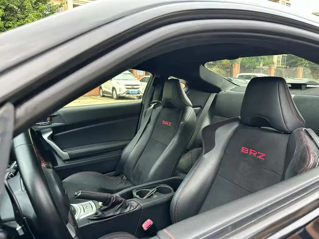 Subaru BRZ — миниатюра 6