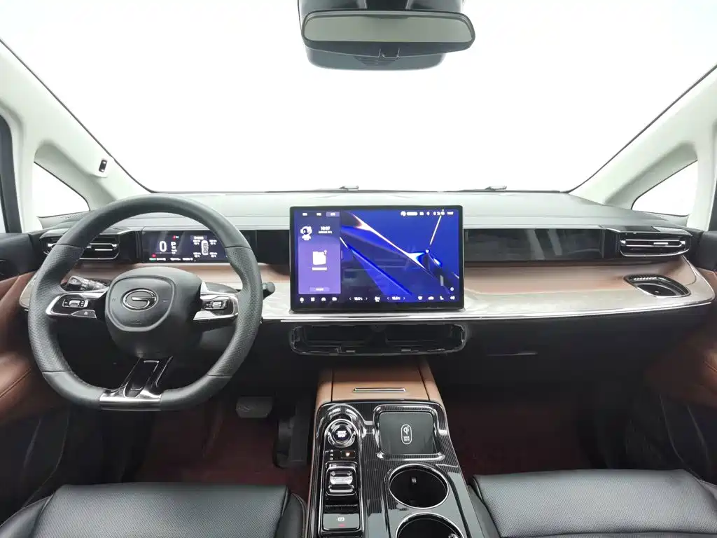 GAC Motor 传祺E8 PHEV — миниатюра 5