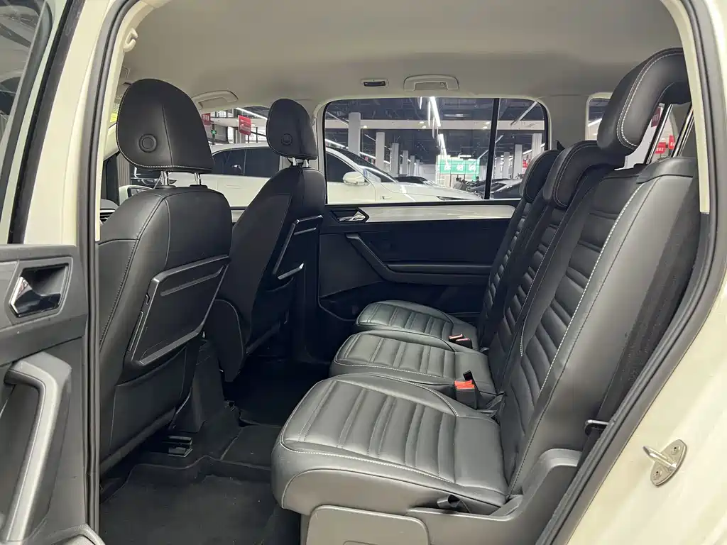 Volkswagen Touran — миниатюра 7