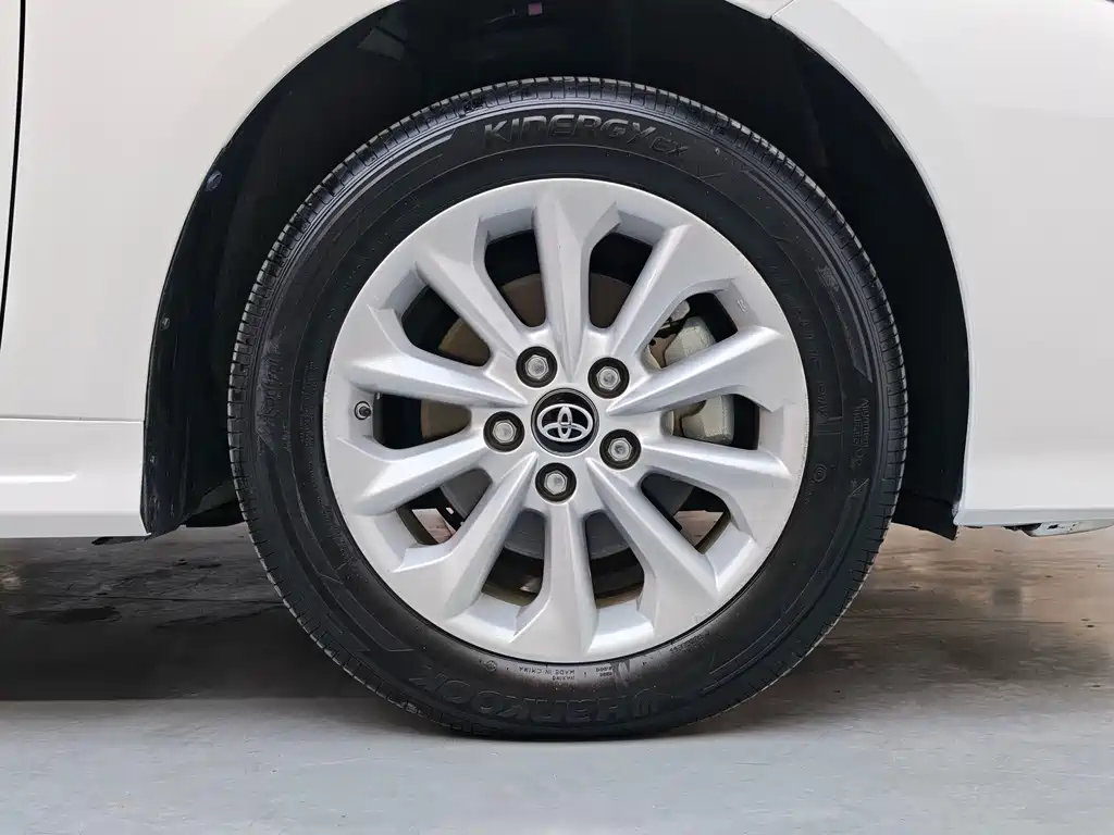 Toyota Corolla — миниатюра 12