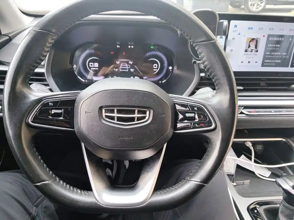 Geely Emgrand — миниатюра 11