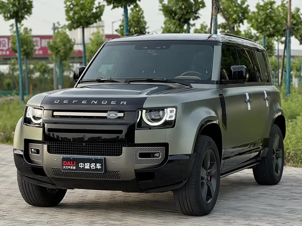 Land Rover Defender 2023