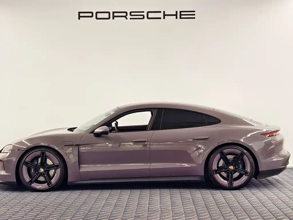 Porsche Taycan — миниатюра 4