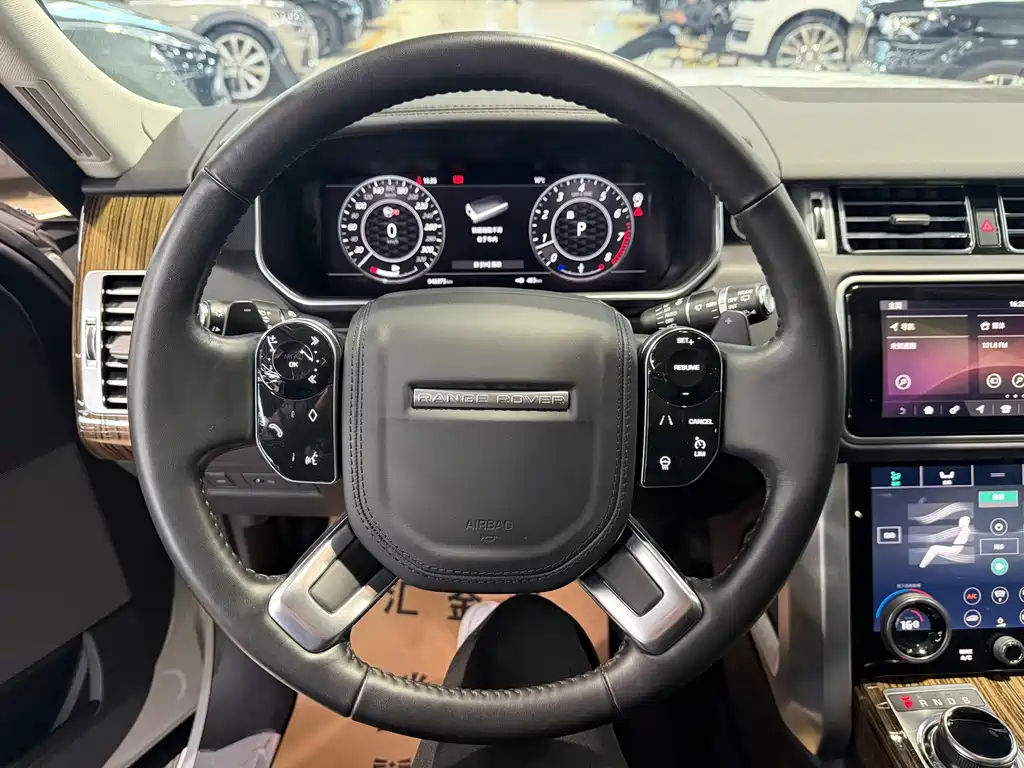 Land Rover Range Rover — миниатюра 8