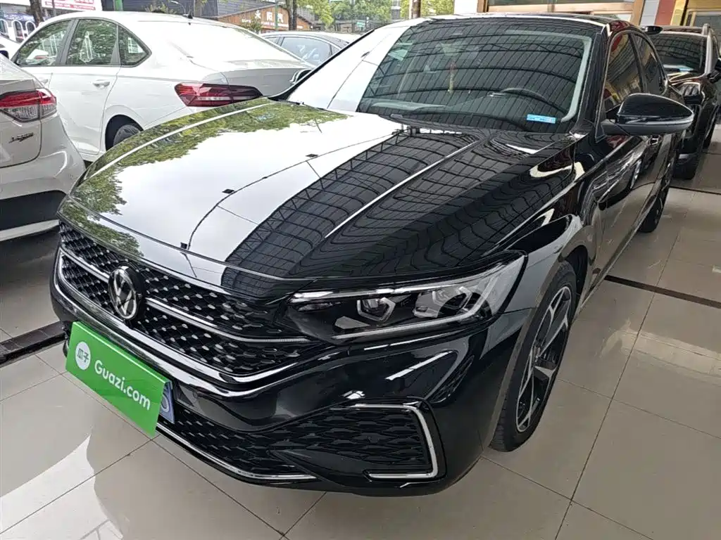 Volkswagen Passat 2023