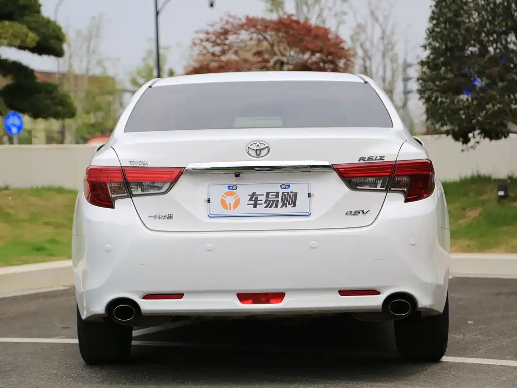 Toyota Reiz — миниатюра 19