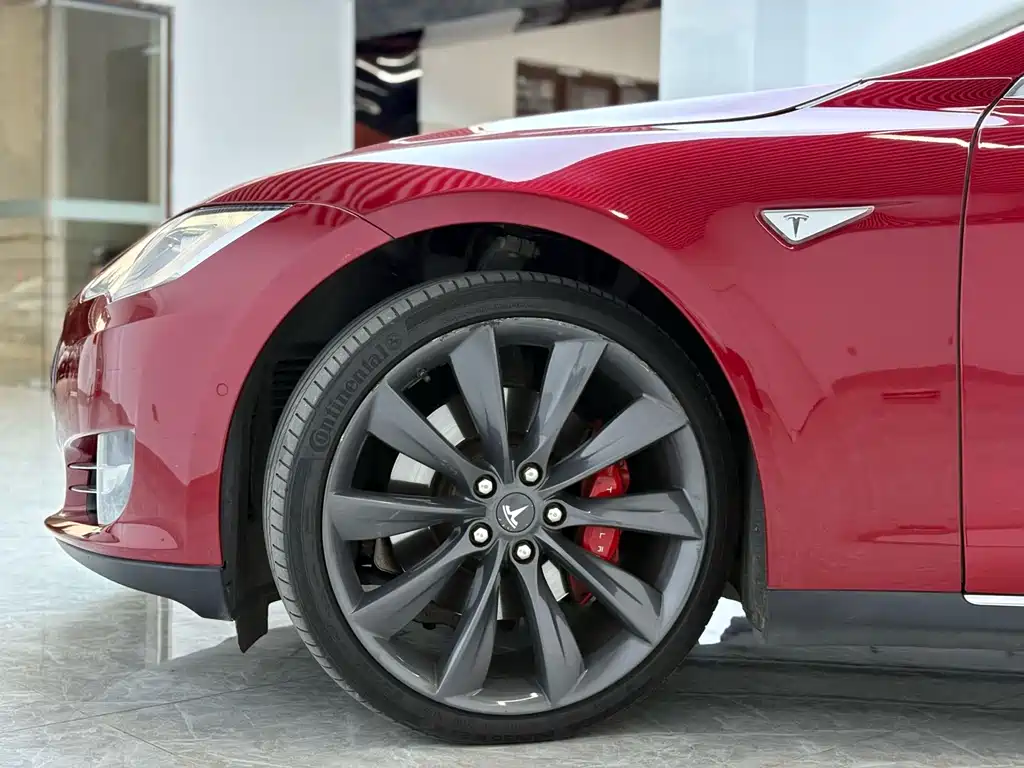 Tesla Model S 2015 Model S P85D
