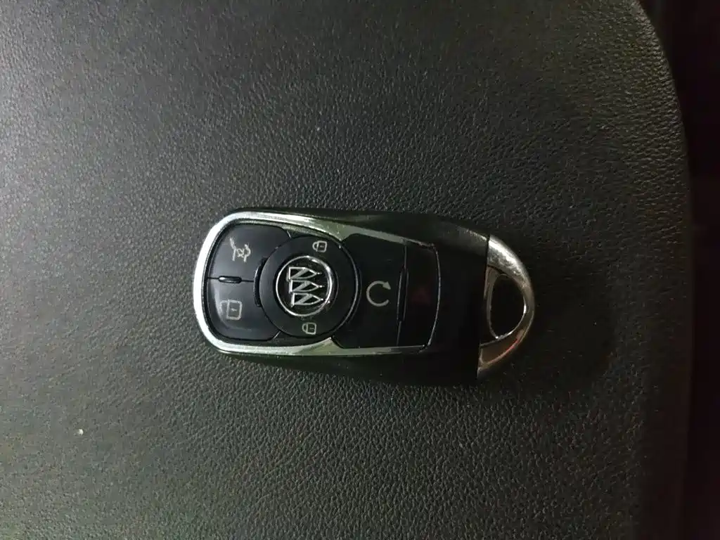 Buick Enclave — миниатюра 12