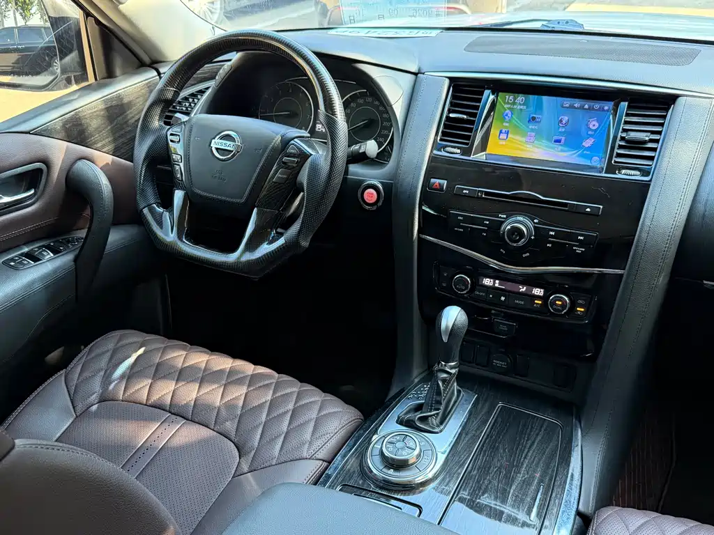 Nissan Patrol — миниатюра 8