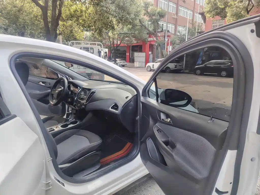 Chevrolet Cruze — миниатюра 5