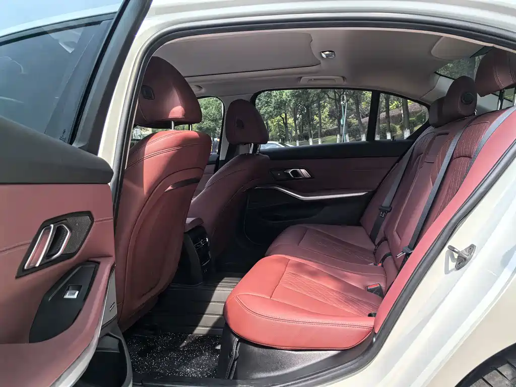 BMW 3 Series — миниатюра 7