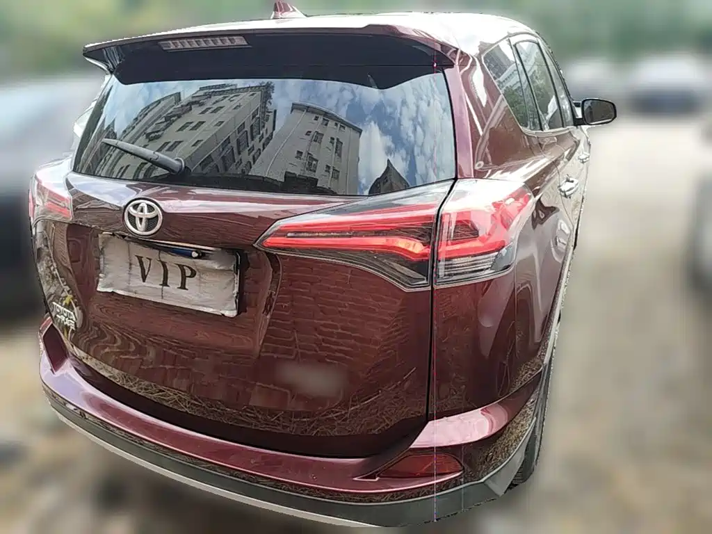 Toyota RAV4 — миниатюра 8