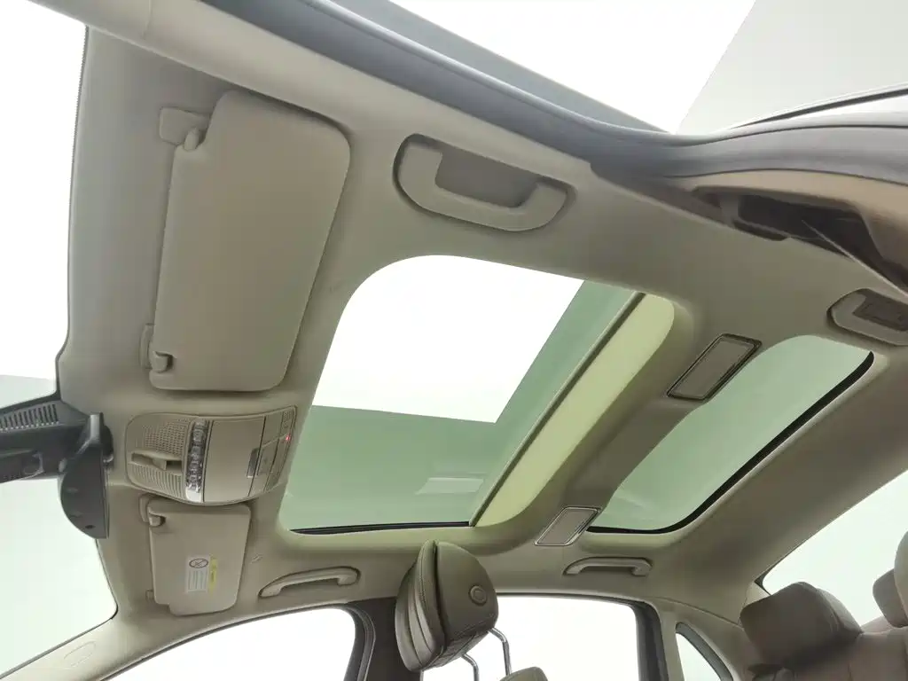 Mercedes-Benz E-Class — миниатюра 14