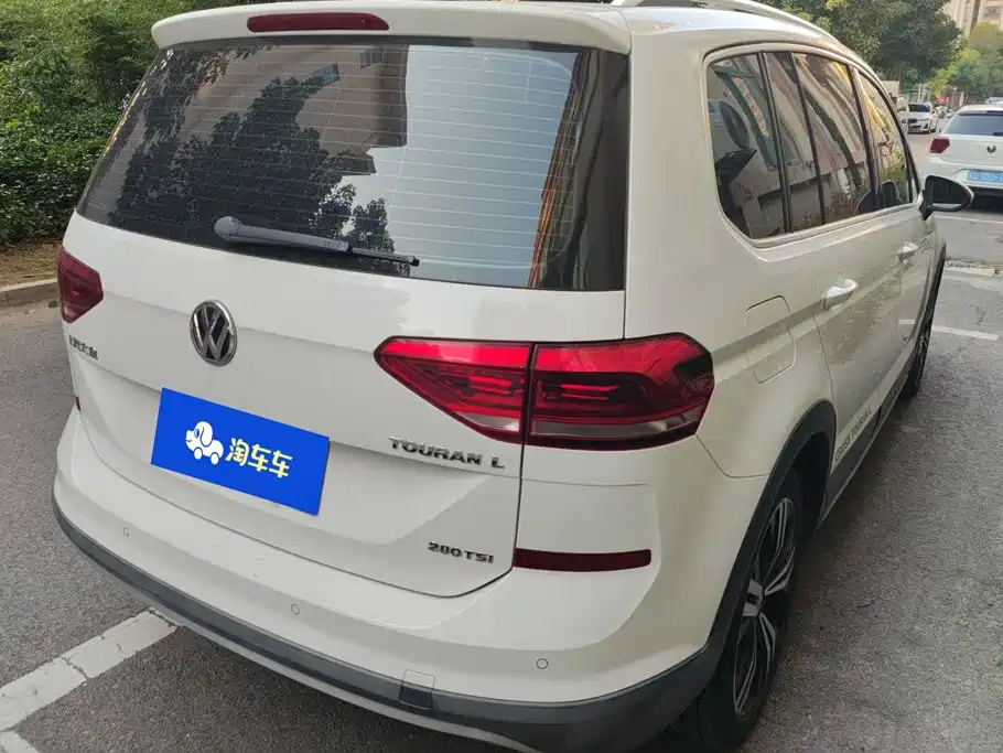 Volkswagen Touran — миниатюра 3
