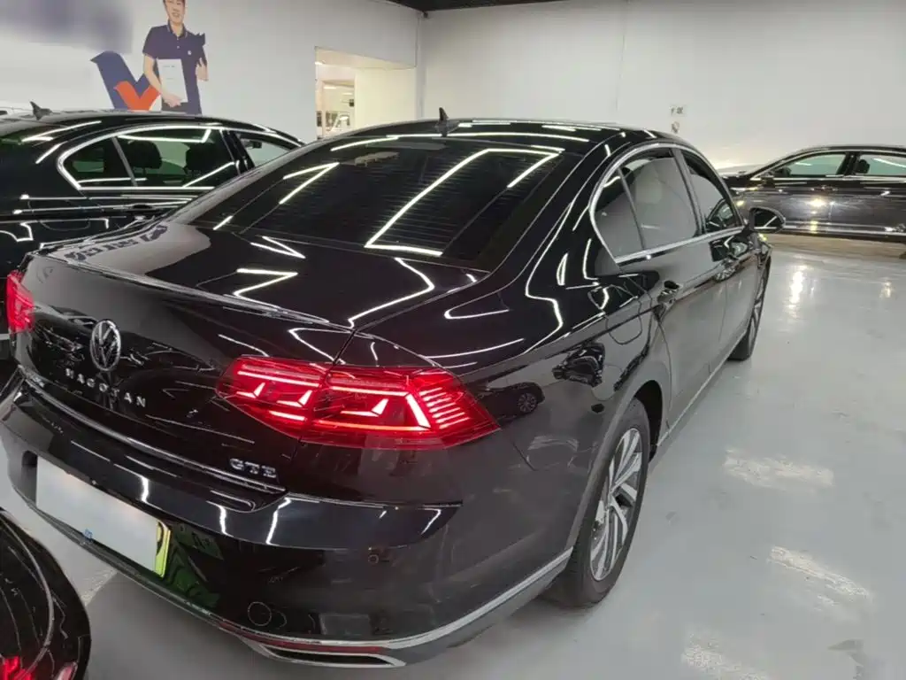 Volkswagen Magotan PHEV — миниатюра 7
