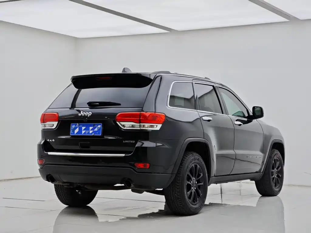 Jeep Grand Cherokee (Import) — миниатюра 10