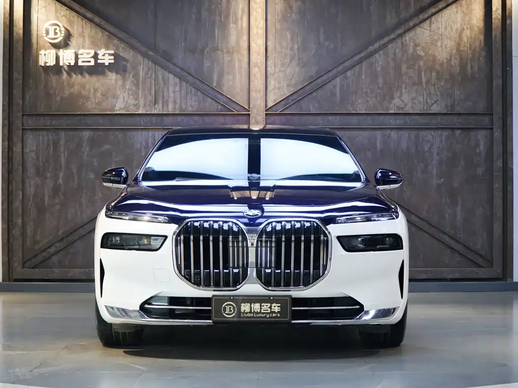 BMW 7 Series — миниатюра 2