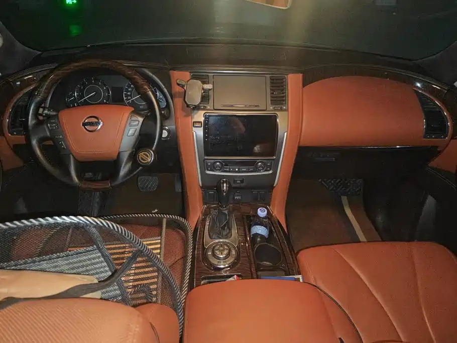Nissan Patrol — миниатюра 12