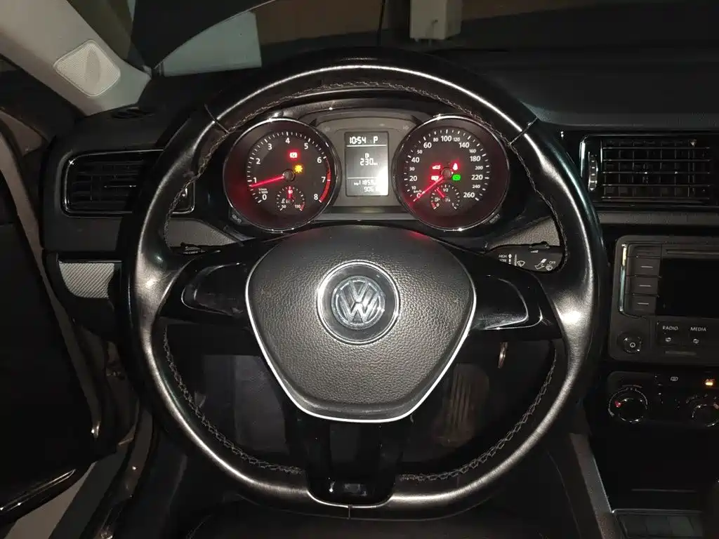 Volkswagen Sagitar — миниатюра 3