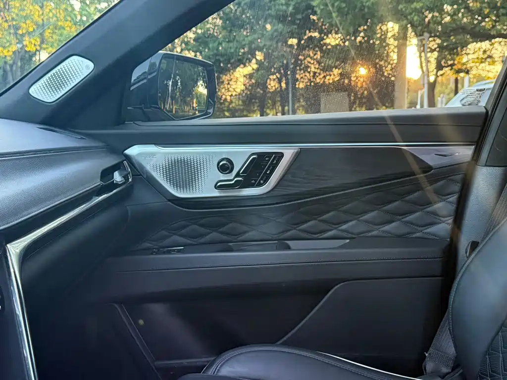 Cadillac CT6 — миниатюра 11