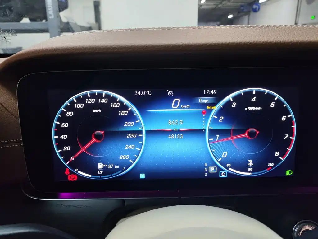 Mercedes-Benz E-Class — миниатюра 4