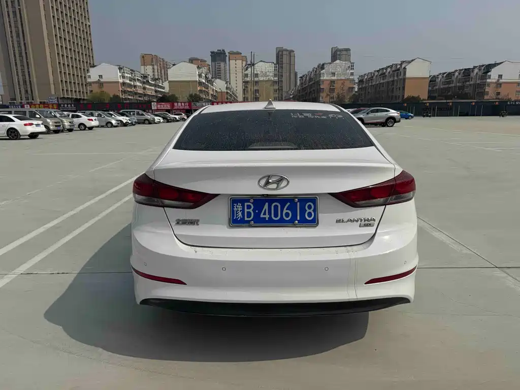Hyundai Elantra — миниатюра 22