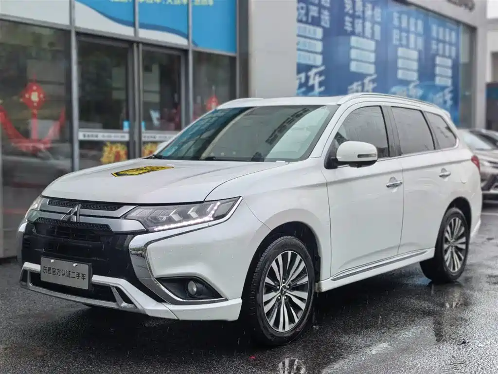 Mitsubishi Outlander 2021