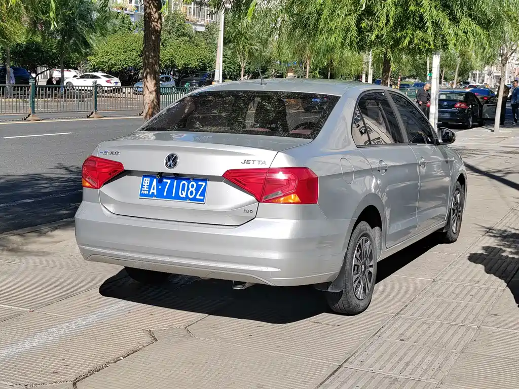 Volkswagen Jetta — миниатюра 5