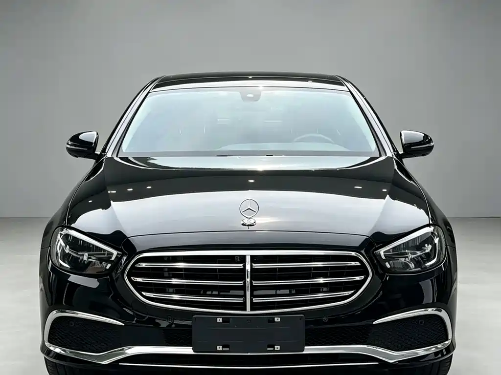 Mercedes-Benz E-Class — миниатюра 2