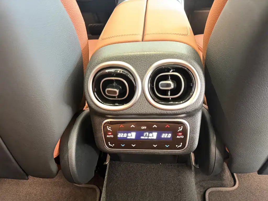 Mercedes-Benz GLC — миниатюра 15