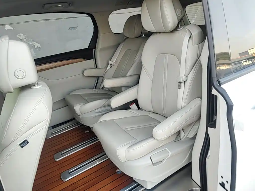 Buick GL8 — миниатюра 17
