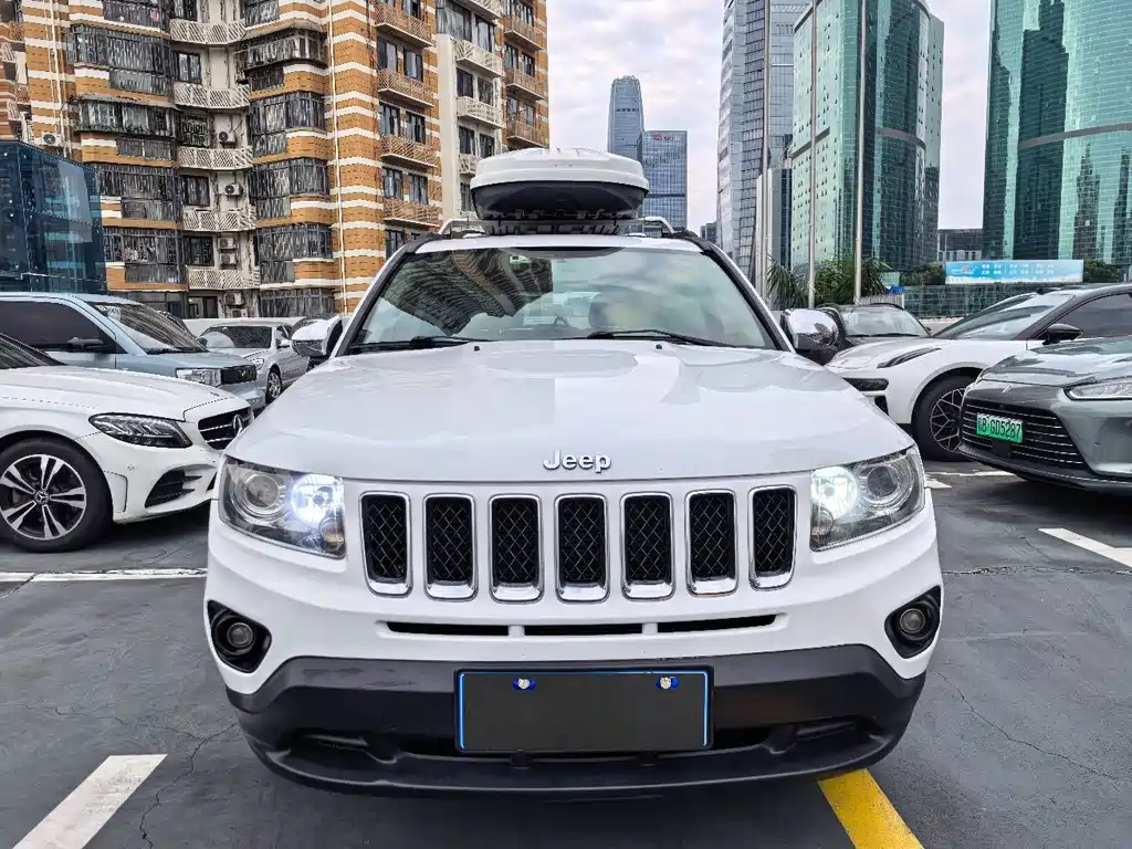 Jeep Compass (Import) — миниатюра 2