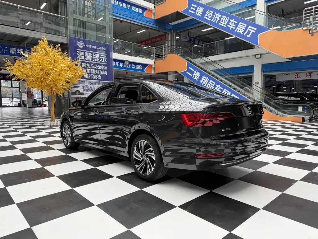 Volkswagen Sagitar — миниатюра 6