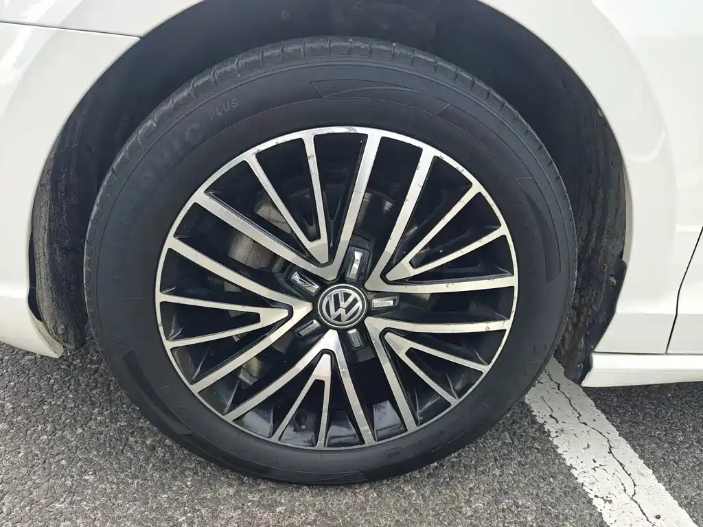 Volkswagen Lamando 2017 280TSI DSG Luxury