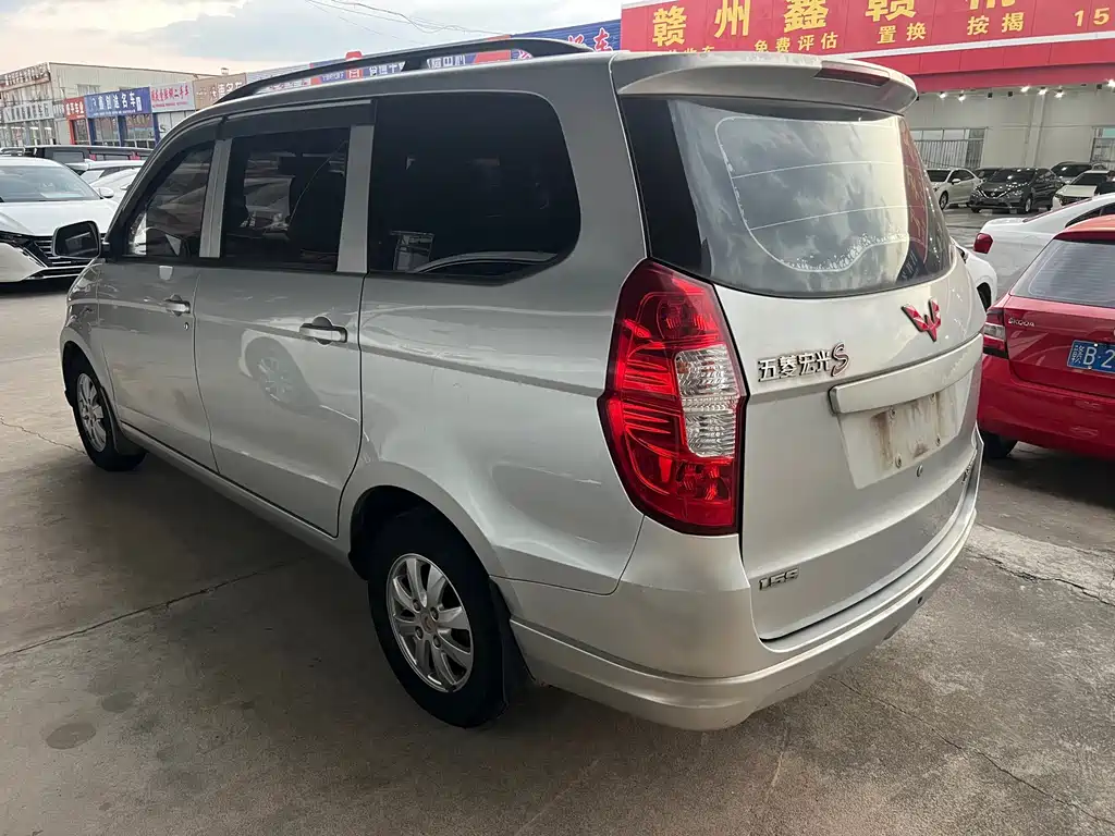 Wuling Hongguang — миниатюра 4