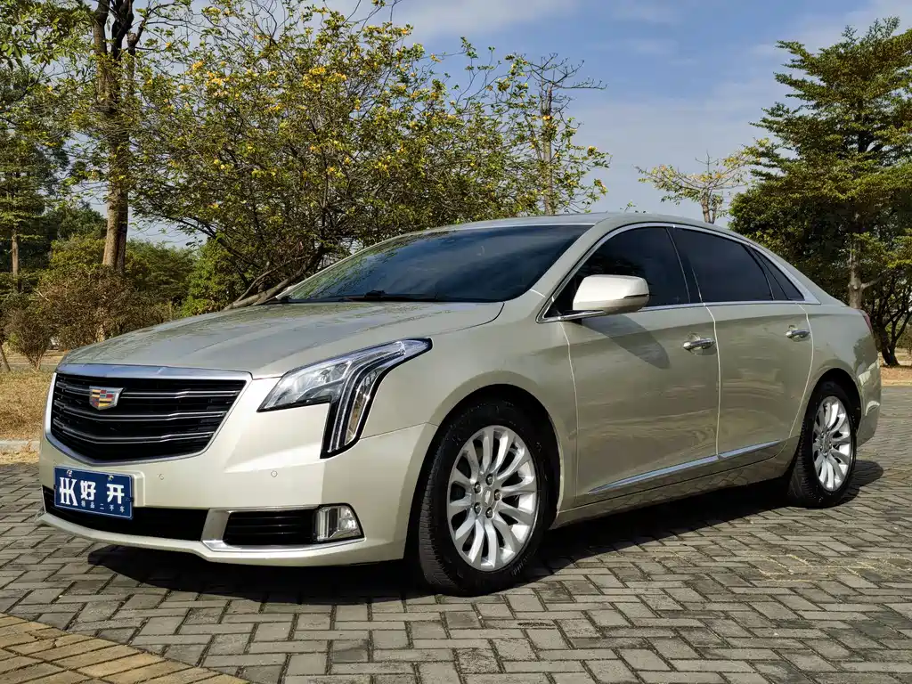 CADILLAC XTS