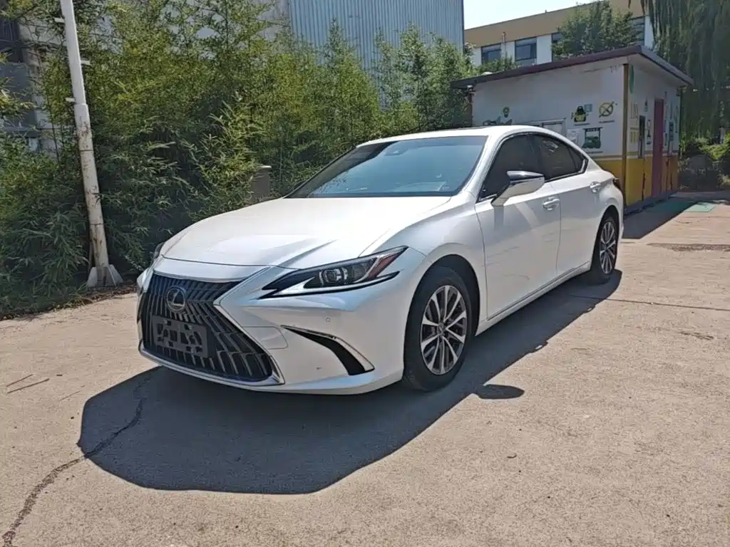 Lexus ES — миниатюра 2