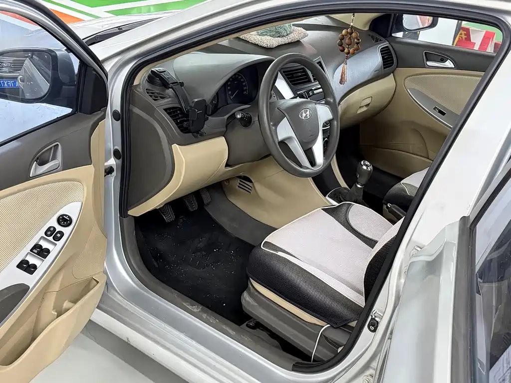 Hyundai Verna — миниатюра 4