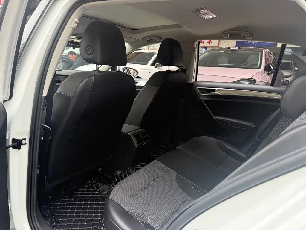 Volkswagen Golf — миниатюра 5