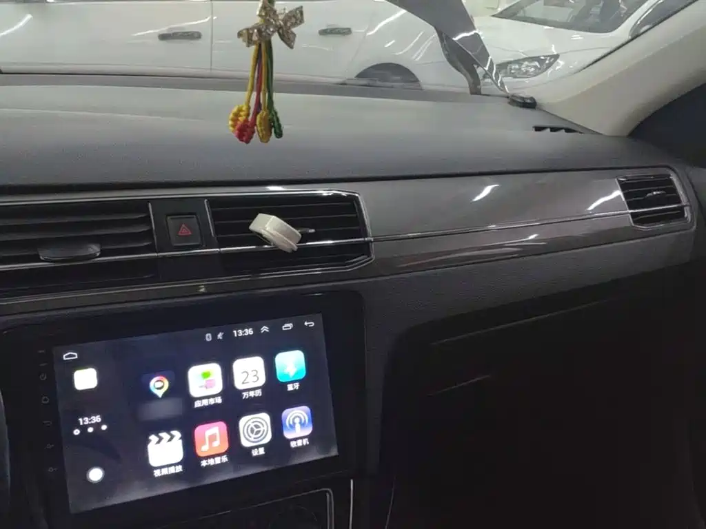 Volkswagen Santana — миниатюра 10