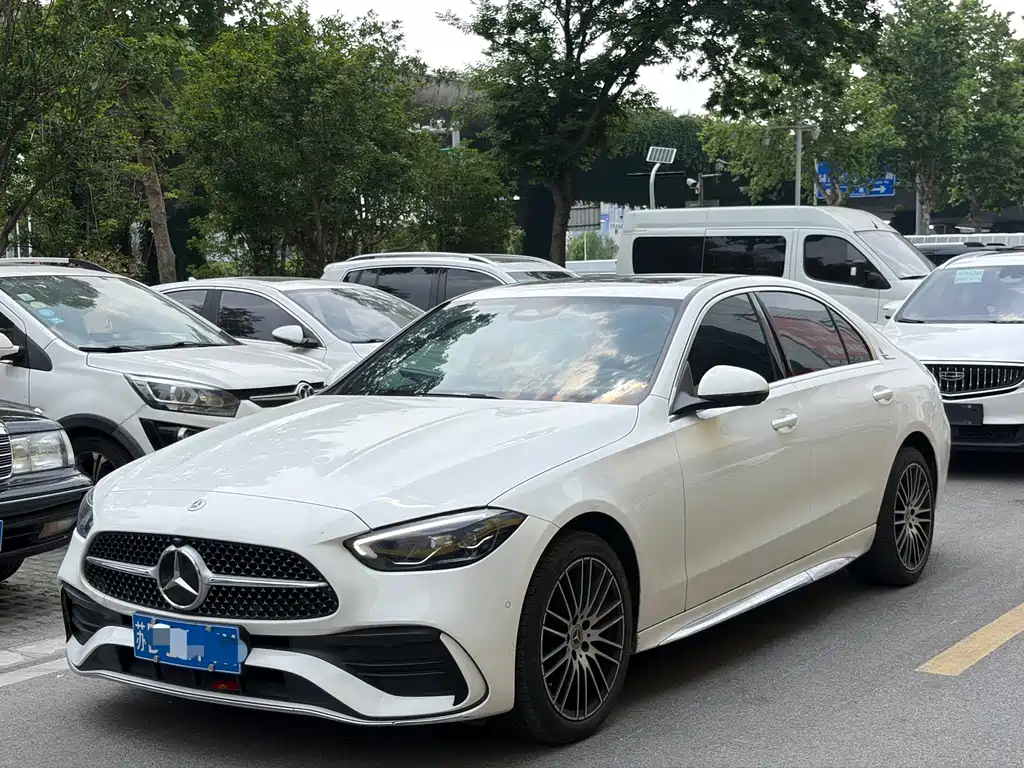 Mercedes-Benz C-Class 2024