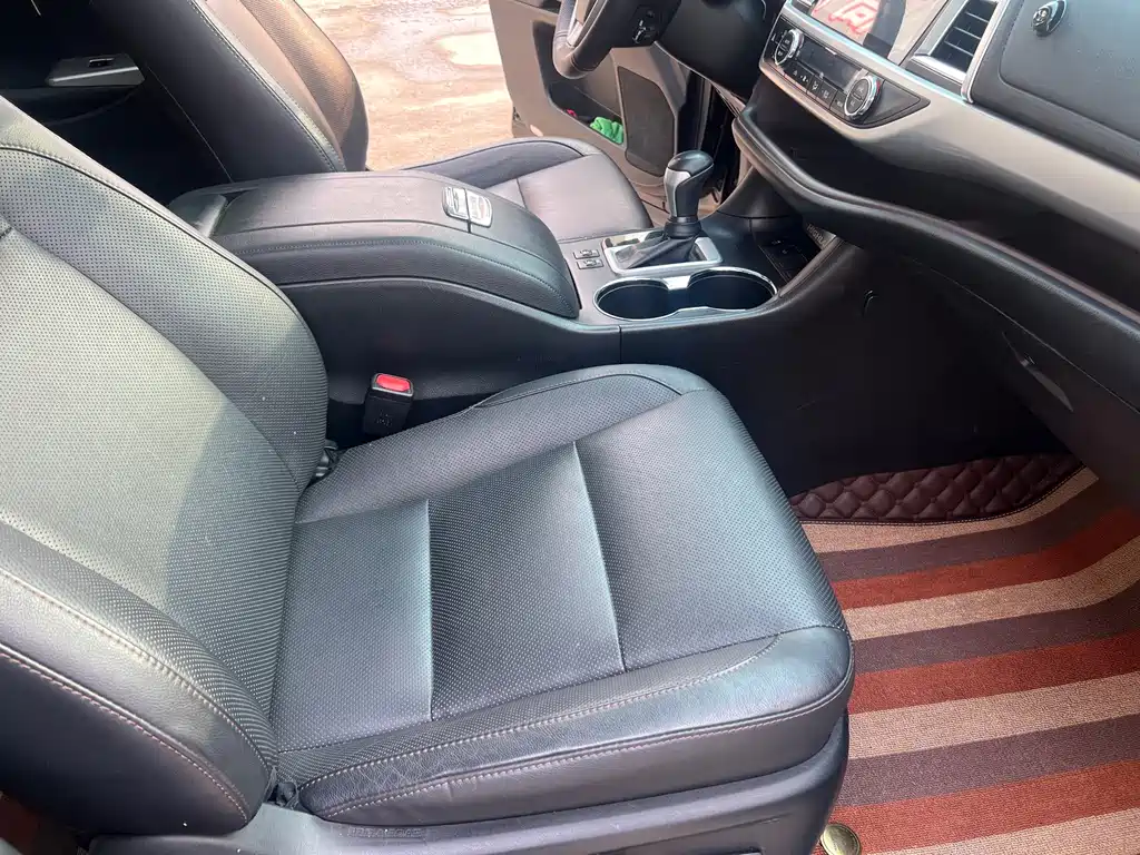 Toyota Highlander — миниатюра 9