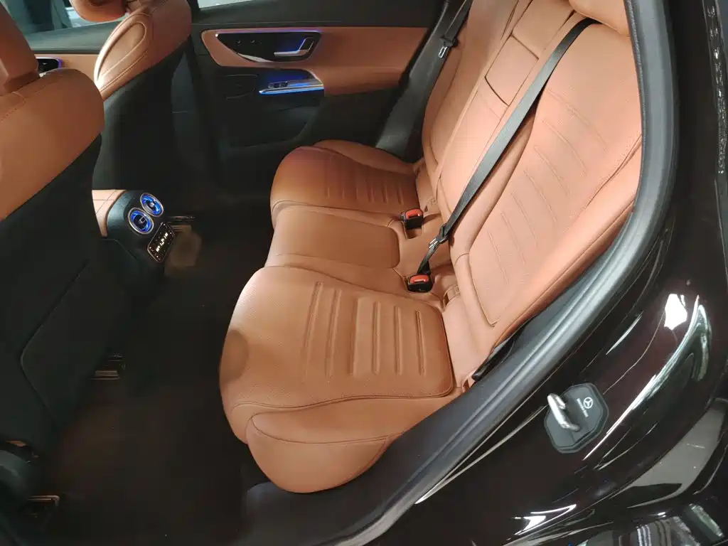 Mercedes-Benz GLC — миниатюра 16
