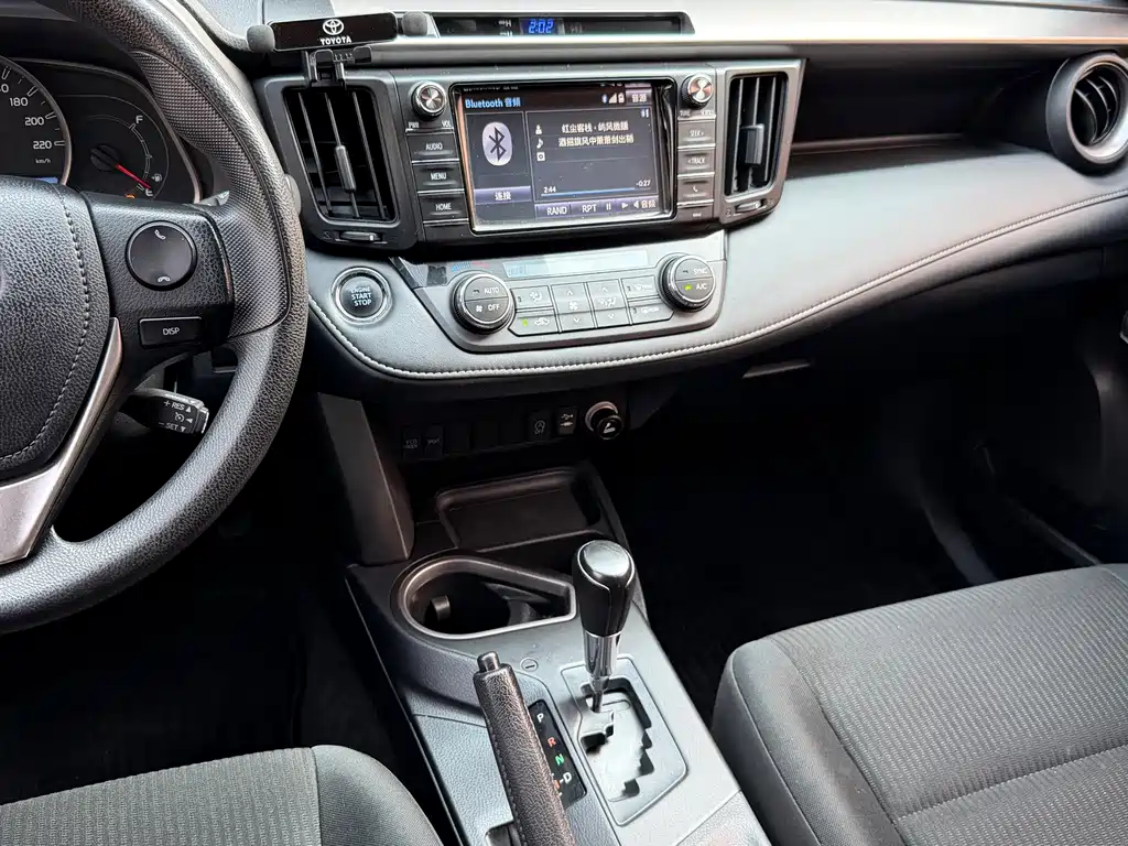 Toyota RAV4 — миниатюра 14
