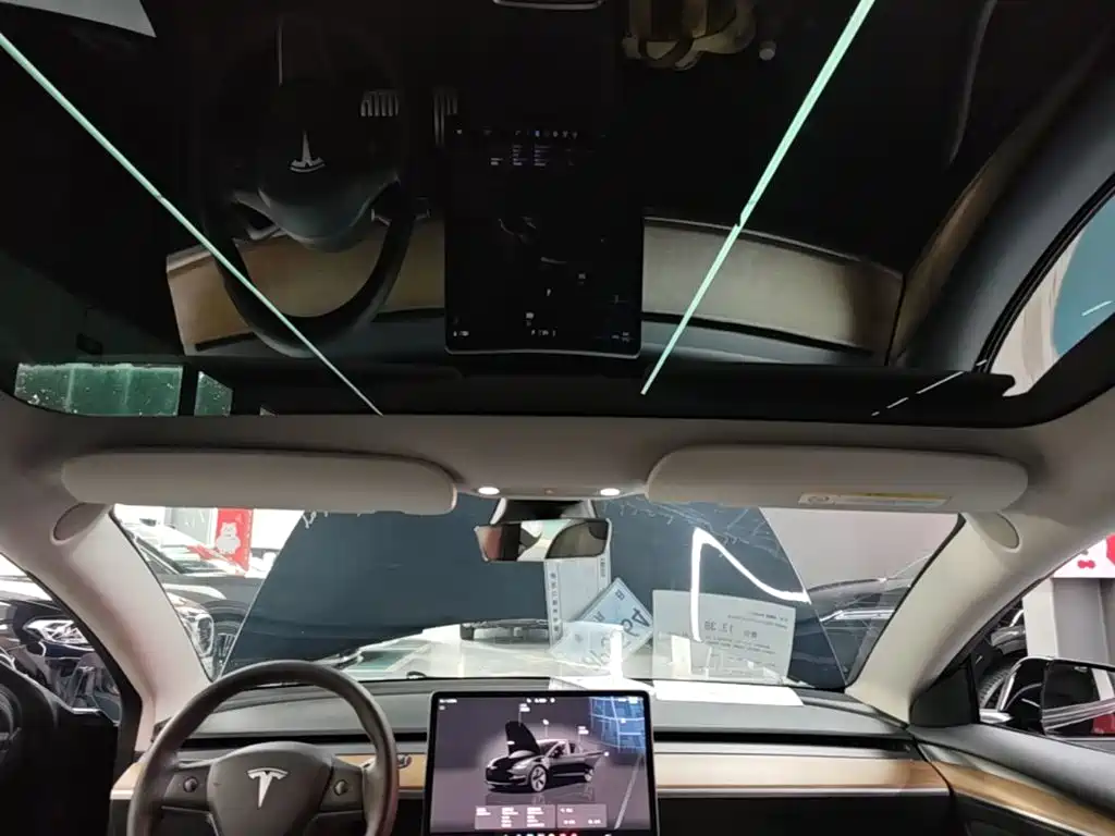 Tesla Model 3 — миниатюра 18