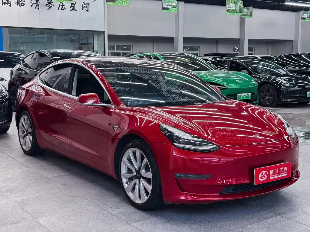 Tesla Model 3 — миниатюра 3