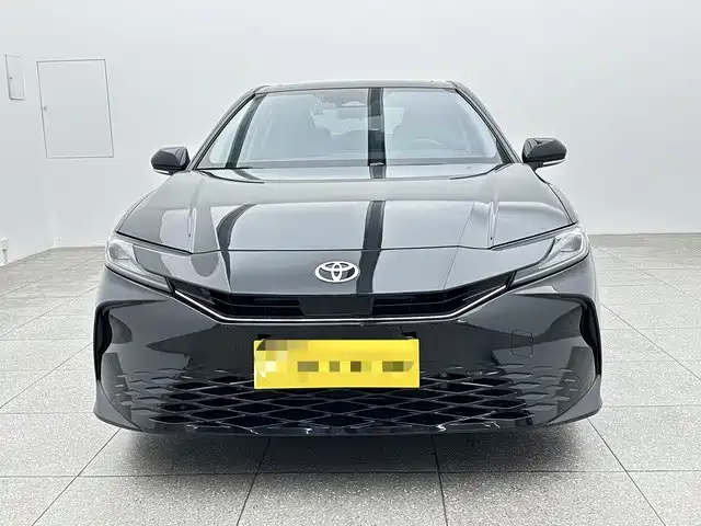 Toyota Camry — миниатюра 2