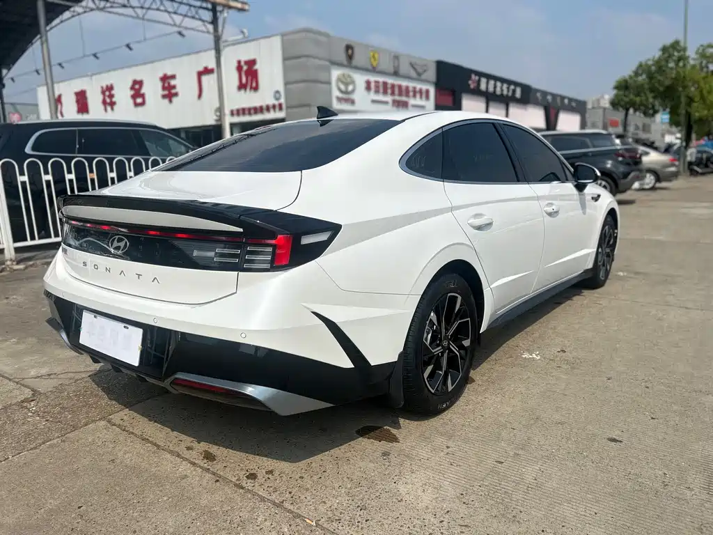 Hyundai Sonata — миниатюра 11