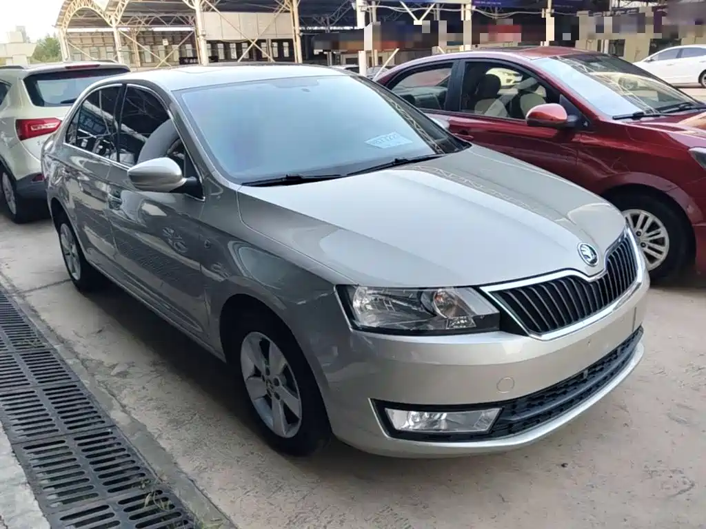 Skoda Rapid — миниатюра 4