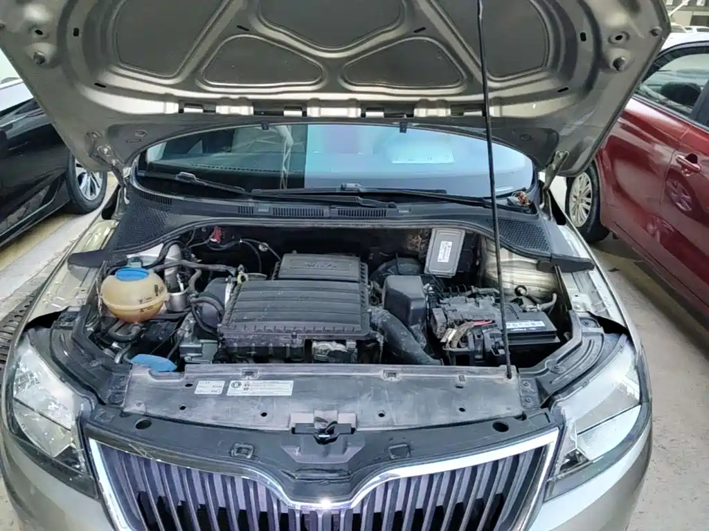 Skoda Rapid — миниатюра 20